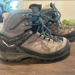Salewa Women’s Gray Lace-Up Hiking Boots with Teal Accents